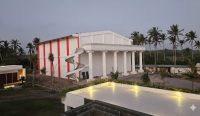 Bangunan studio Viking Sunset Studios di Tabanan, Bali, yang memiliki green screen soundstage terbesar di Indonesia.