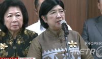 Wakil Deputi Gubernur Bank Indonesia Destry Damayanti menjelaskan kebijakan suku bunga BI yang naik menjadi 5,75 persen dalam konferensi pers di Jakarta.
