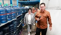 Wakil Ketua Komisi VII DPR RI Evita Nursanty saat kunjungan kerja Panja AMDK di Bandung membahas keamanan kemasan, mikroplastik, dan penguatan pengawasan industri air minum dalam kemasan.