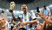 Lionel Messi merayakan gelar juara dunia Argentina di Piala Dunia 2022 jelang laga Prediksi Argentina vs Aljazair pada Grup J Piala Dunia 2026.