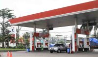 SPBU Pertamina melayani pengisian Pertamax di tengah kenaikan harga BBM non subsidi