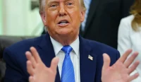 Teks Alt: Donald Trump dan Iran hampir capai kesepakatan damai terkait program nuklir Iran dan Selat Hormuz setelah negosiasi intensif antara Washington dan Teheran