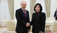 30 Ribu Tentara Korea Utara menjadi sorotan setelah Menteri Luar Negeri Korea Utara Choe Son-hui berjabat tangan dengan Presiden Rusia Vladimir Putin di Kremlin, Moskow.
