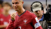Cristiano Ronaldo terakhir di Piala Dunia - Cristiano Ronaldo tak kuasa menahan emosi setelah Portugal tersingkir dari Piala Dunia usai kalah 0-1 dari Spanyol pada babak 16 besar.