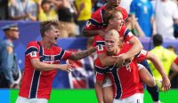 Brasil vs Norwegia: Erling Haaland merayakan gol pertama bersama rekan setimnya saat membawa Norwegia menyingkirkan Brasil di Piala Dunia 2026.