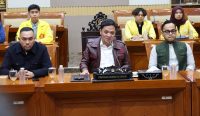 Febrie mundur menjadi sorotan saat Ketua Komisi III DPR RI Habiburokhman menyampaikan pembentukan Timwas dalam konferensi pers di Kompleks Parlemen, Senayan, Jakarta.