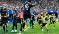 Lionel Messi merayakan assist kemenangan Argentina atas Inggris di semifinal Piala Dunia 2026 yang mengantar Albiceleste lolos ke final.