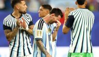 Lionel Messi merayakan kemenangan dramatis Argentina atas Cape Verde usai laga 120 menit di Piala Dunia 2026.