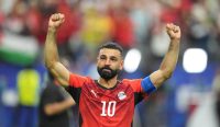 Mohamed Salah merayakan kemenangan Mesir atas Australia usai adu penalti pada Piala Dunia 2026 dan pelatih mendedikasikan kemenangan untuk Palestina.