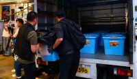 Penjual Buku Hong Kong menjadi sorotan setelah polisi menyita sejumlah buku dari toko independen Have A Nice Stay dalam penggerebekan di Mong Kok.