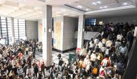 AI Bikin Sarjana China Sulit Dapat Kerja, ribuan pelamar mengantre mengikuti ujian calon pegawai negeri di tengah ketatnya persaingan kerja di China.