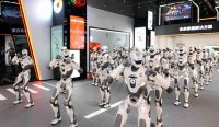 Robot humanoid EngineAI T800 di pabrik China setelah AS melarang impor robot humanoid China