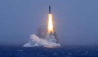 Uji rudal China di Samudra Pasifik - Rudal strategis yang diluncurkan dari kapal selam Angkatan Laut Tentara Pembebasan Rakyat (PLA Navy) muncul ke permukaan saat uji coba di Samudra Pasifik, memicu kritik dari Australia dan Amerika Serikat.