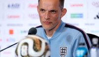 Thomas Tuchel memberikan arahan kepada para pemain Timnas Inggris sebelum laga perebutan tempat ketiga Piala Dunia 2026 melawan Prancis usai kekalahan dari Argentina di semifinal.