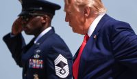 Trump Hentikan Serangan ke Iran setelah sebelumnya menyatakan sedang mempertimbangkan serangan militer yang lebih besar terhadap Teheran.