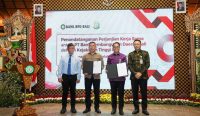 Jajaran Bank BPD Bali dan Kejaksaan Tinggi Bali berfoto bersama usai penandatanganan Perjanjian Kerja Sama (PKS) tentang penanganan masalah hukum bidang Perdata dan Tata Usaha Negara (Datun) di Denpasar, Selasa (11/8/2026). Kerja sama ini menjadi bagian dari penguatan tata kelola perusahaan, kepastian hukum, dan mitigasi risiko dalam operasional Bank BPD Bali. Foto: dok/tim