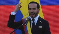Presiden Kolombia Abelardo de la Espriella berbicara di Cali setelah dilantik
