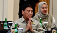 Raut wajah serius Anggota Komisi VI DPR RI, Achmad, yang menyoroti kejanggalan fenomena Harga Pangan Naik saat Kunker di Yogyakarta.