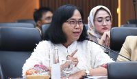 Anggota Banggar DPR RI MY Esti Wijayati mempertanyakan kejanggalan data 71.744 sekolah penerima revitalisasi dalam Rapat Kerja Banggar DPR RI.