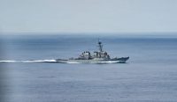 USS Benfold kapal perang AS sedang latihan manuver di laut