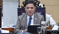 Ketua Komisi III DPR RI Habiburokhman memimpin rapat di DPR dan menegaskan target pengesahan RUU Perampasan Aset yang dijadwalkan rampung pada Desember 2026.