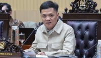 Ketua Komisi III DPR RI Habiburokhman memberikan klarifikasi bahwa tidak ada Surpres pergantian Kapolri yang dikirim Presiden ke DPR RI.