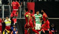 Samuel Adeniran melompat merayakan gol kelima pembawa petaka bagi Celtic. Detik-detik kehancuran wakil Skotlandia dalam Hasil Celtic vs LASK. Judul (Title)