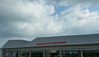 Bandara Singkawang diselimuti kabut asap akibat kebakaran hutan dan lahan di Kalimantan Barat