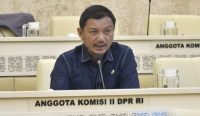 Anggota Komisi II DPR RI Indrajaya menyoroti rencana kenaikan gaji kepala daerah