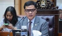 Potret Ketua Komisi III DPR RI Habiburokhman saat memimpin Rapat Dengar Pendapat Umum (RDPU) menyoroti bahaya RUU Perampasan Aset agar tidak disalahgunakan jadi alat kekuasaan. (Kredit Foto: Dep/jk)