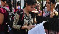 Buntut keluhan di media sosial terkait skandal ujian India, krisis membesar menjadi protes nasional atas bobroknya sistem ujian NTA. (Kredit Foto: Hindustan Times/Getty Images)