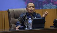 Anggota Komisi IV DPR RI Riyono memberikan peringatan keras dan mendamprat lambannya mitigasi pemerintah terkait ancaman Karhutla 2027 dalam diskusi di Gedung Nusantara, Senayan, Jakarta.