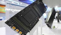 Pameran papan sirkuit cip mutakhir Nvidia GeForce RTX. Raksasa semikonduktor ini ikut berdarah-darah terkena sentimen saham AI anjlok di bursa global. Kredit Foto: VCG/Getty Images.