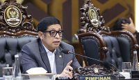 Ketua Baleg DPR RI Bob Hasan memimpin RDPU RUU Pelelangan di Senayan yang menyoroti praktik sewenang-wenang lelang agunan bank.