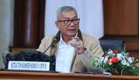 Wakil Ketua Komisi II DPR RI Agun Gunandjar memimpin pertemuan di Kantor Gubernur Bali terkait pengelolaan aset Barang Milik Daerah, didukung keyword pengelolaan aset daerah Bali dan BUMD Bali.