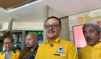 Ketua DPD Golkar Bali Gde Sumarjaya Linggih atau Demer saat diwawancarai usai membuka Rakerda Golkar, Sabtu (3/10/2026). Foto: dok/diksimerdeka.com