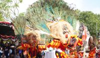Sedang berlangsung Festival Budaya Nusantara yang diinisiasi Rumah KAKEK di depan monumen Bajra Sandhi Renon, Minggu (4/10/2026). Foto: dok/diksimerdeka.com