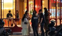 Patroli petugas Imigrasi Ngurah Rai di wilayah Badung. Foto: dok/diksimerdeka.com