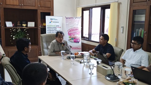 Anggota Komisi VI DPR RI I Gusti Ngurah Kusuma Kelakan menyambangi kantor Pertamina di Jalan Sugianyar, Denpasar, Selasa (13/10/2026). Foto: dok/diksimerdeka.com