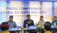 Ketua ASITA Bali I Putu Winastra saat Konfrensi Pers di Gedung BTB, Denpasar, Kamis (8/10/2026). Foto: dok/diksimerdeka.com