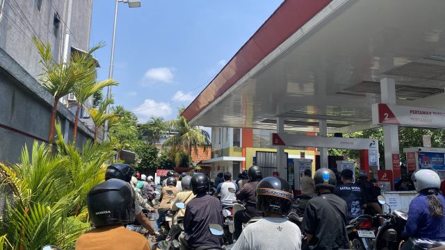 Kondisi antrean di Pertamina. Foto: dok/diksimerdeka.com