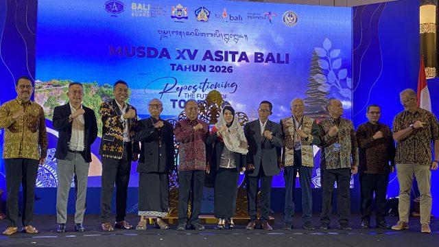 Gubernur Bali Wayan Koster membuka Musda ASITA tersebut berlangsung di The Intercontinental, Jimbaran, Badung, Jumat (16/10/2026). Foto: dok/diksimerdeka.com
