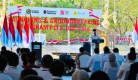 Presiden Prabowo Subianto berpidato saat peluncuran dan groundbreaking Proyek PLTS 100 GW di Gilimanuk, Bali, yang menjadi sorotan terkait masuknya investasi China. Foto: Setkab RI.